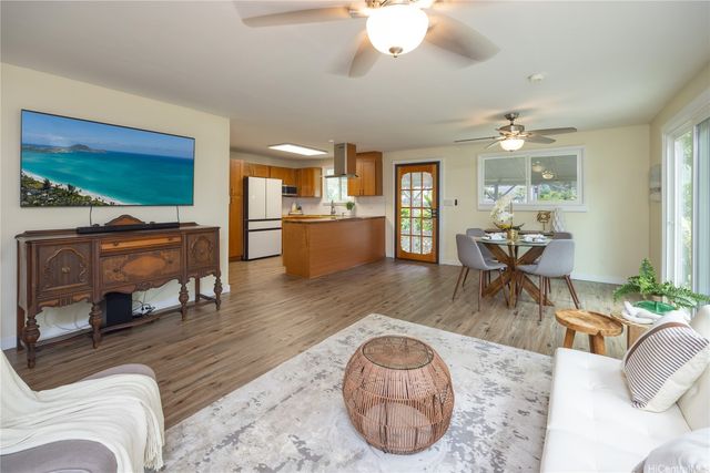 51-523 Kamehameha Highway, Kaaawa, HI 96730