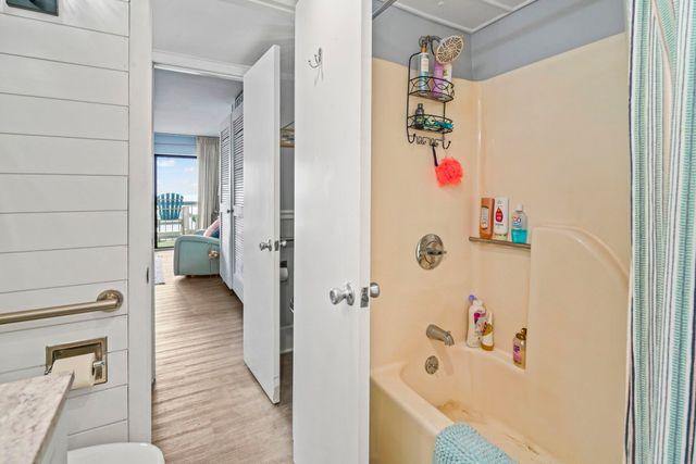 7500 N Ocean Blvd Unit 6111, Myrtle Beach, SC 29572