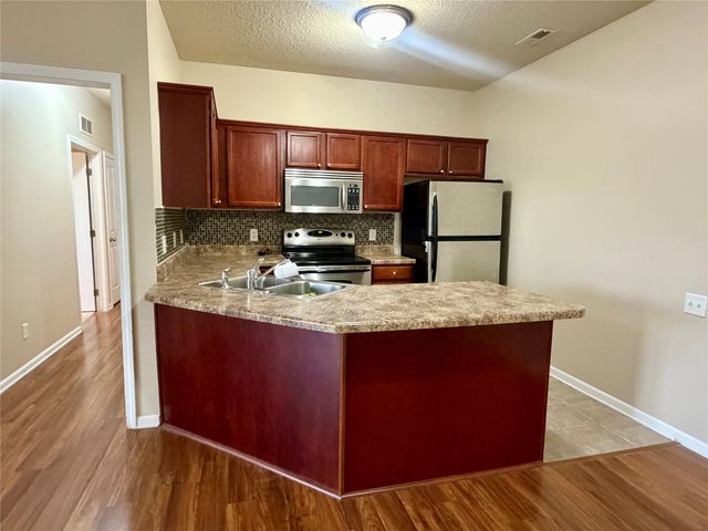 2406 NE Oak Drive 1, Ankeny, IA 50021