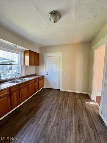 207 Georgia Avenue, Lorain, OH 44052