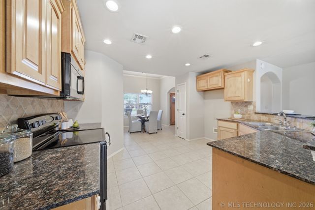 14738 Courtney Drive, Glenpool, OK 74033