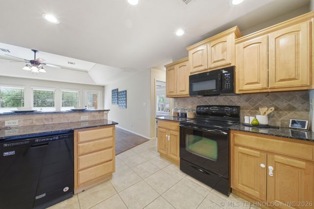 14738 Courtney Drive, Glenpool, OK 74033