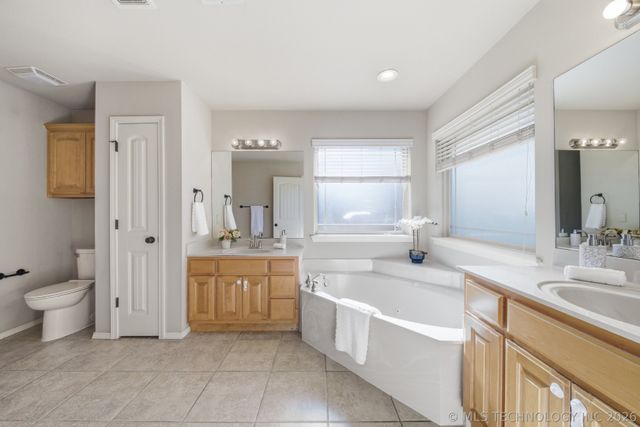 14738 Courtney Drive, Glenpool, OK 74033