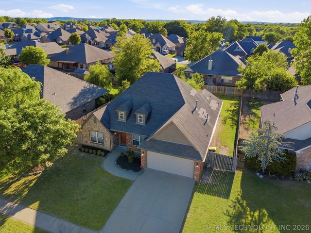 14738 Courtney Drive, Glenpool, OK 74033