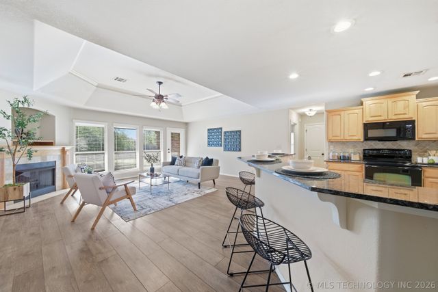 14738 Courtney Drive, Glenpool, OK 74033