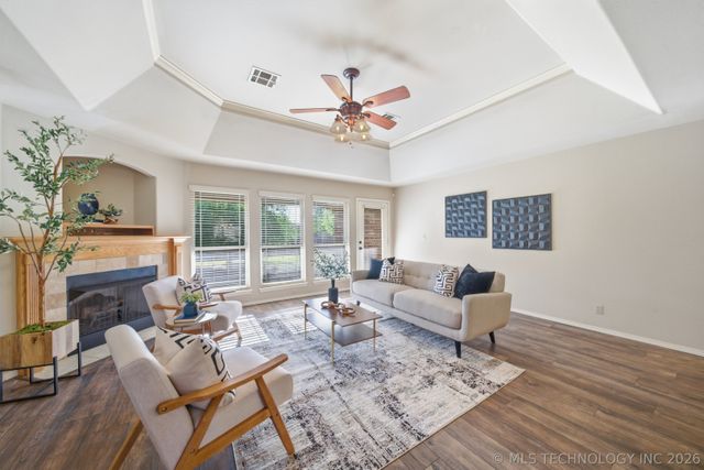 14738 Courtney Drive, Glenpool, OK 74033
