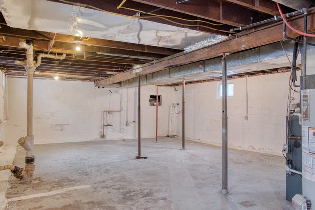 1207 Broadway Avenue, Owosso, MI 48867