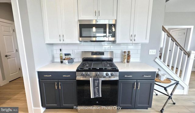 536 STONE GATE BLVD, Annville, PA 17003
