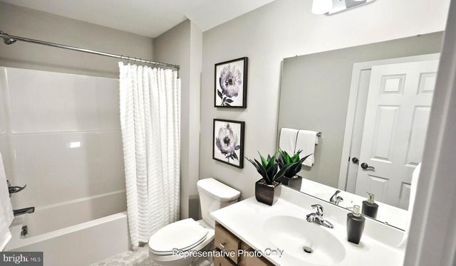 536 STONE GATE BLVD, Annville, PA 17003