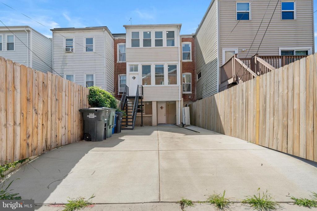 127 ROCK CREEK CHURCH RD NW, Washington, DC 20011