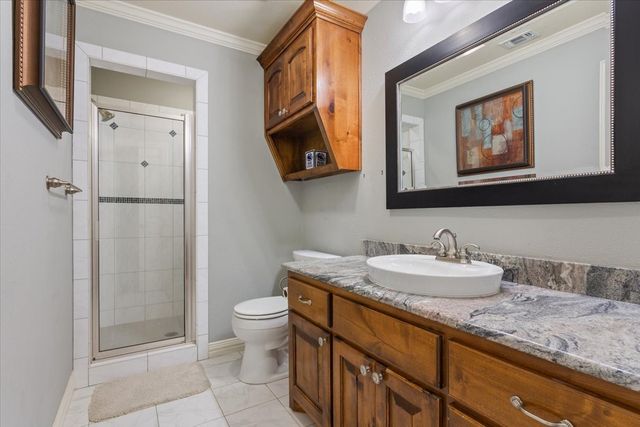 1125 Whispering Oaks, China Spring, TX 76633