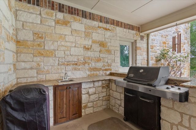 1125 Whispering Oaks, China Spring, TX 76633