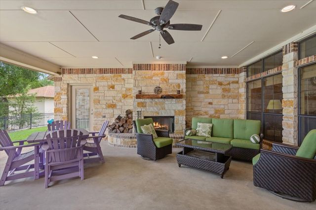 1125 Whispering Oaks, China Spring, TX 76633