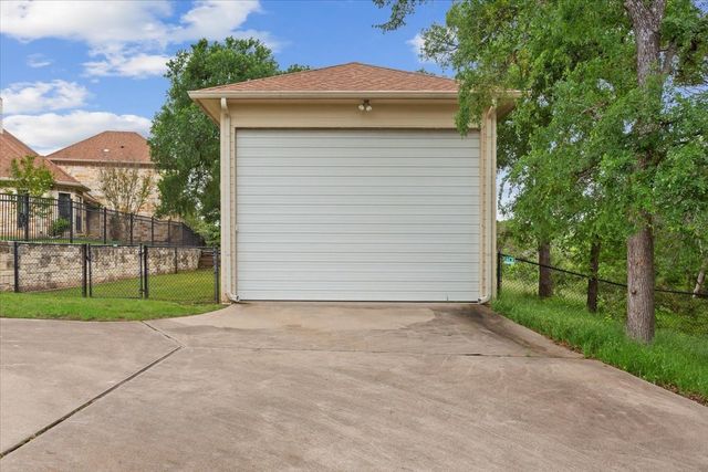 1125 Whispering Oaks, China Spring, TX 76633