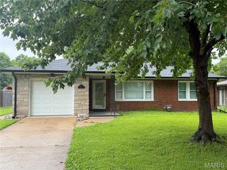 2307 Saint Bernard Avenue, Granite City, IL 62040