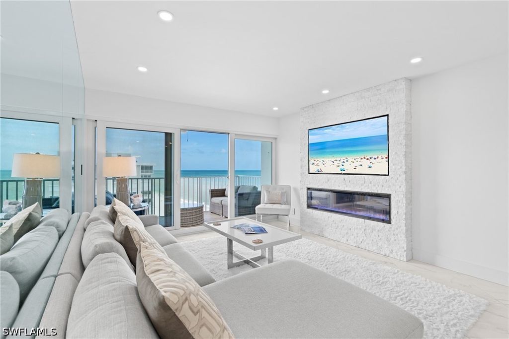 3443 Gulf Shore BLVD N 803, Naples, FL 34103