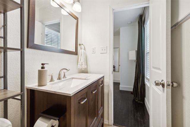 3202 Aster Street, Dallas, TX 75211