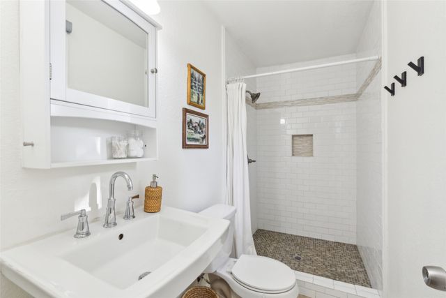 3202 Aster Street, Dallas, TX 75211