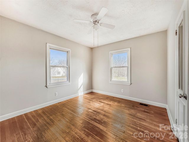 606 Park Avenue, Morganton, NC 28655