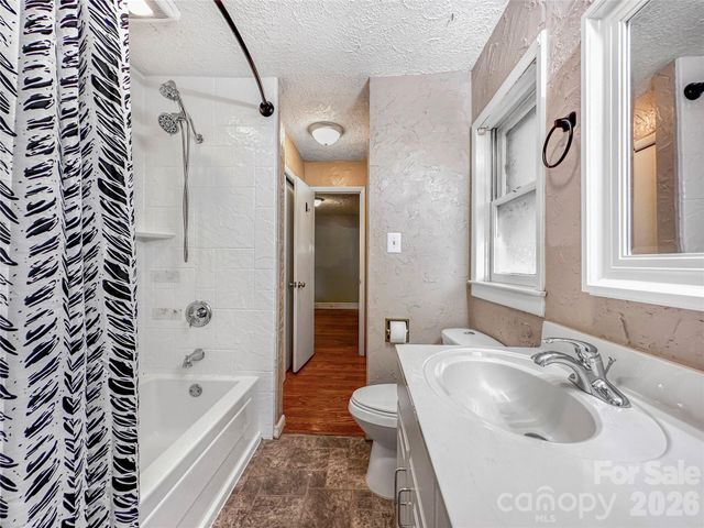 606 Park Avenue, Morganton, NC 28655