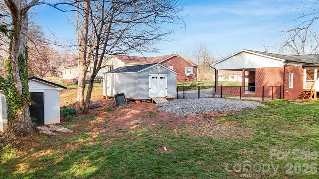606 Park Avenue, Morganton, NC 28655