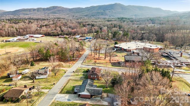 606 Park Avenue, Morganton, NC 28655