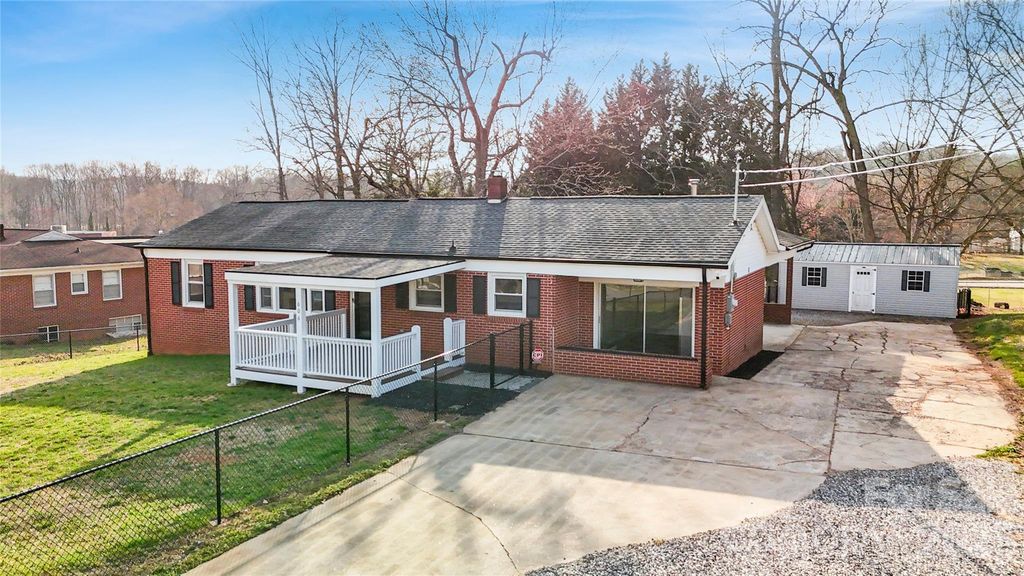 606 Park Avenue, Morganton, NC 28655