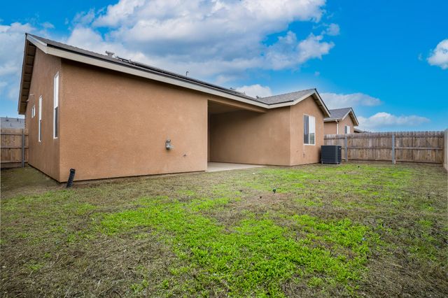 3224 Dorset Street, Tulare, CA 93274