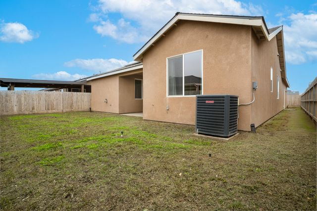 3224 Dorset Street, Tulare, CA 93274