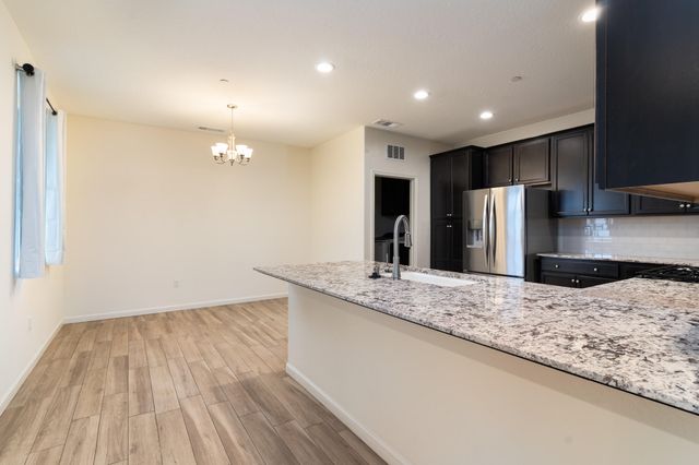 3224 Dorset Street, Tulare, CA 93274