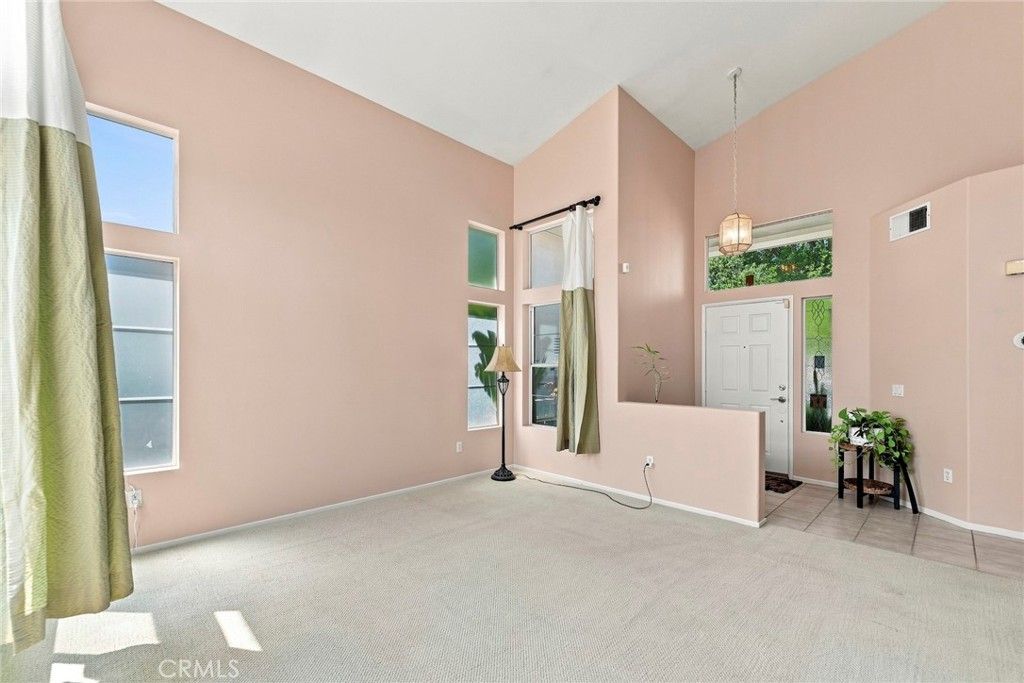 637 Avondale, Corona, CA 92879 — photo 2