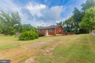 4984 SHEPHERDSTOWN RD, Martinsburg, WV 25404