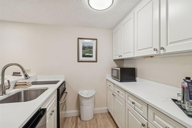 36750 US HIGHWAY 19 N 13207, Palm Harbor, FL 34684