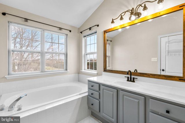 2612 S EVERLY DR, Frederick, MD 21701