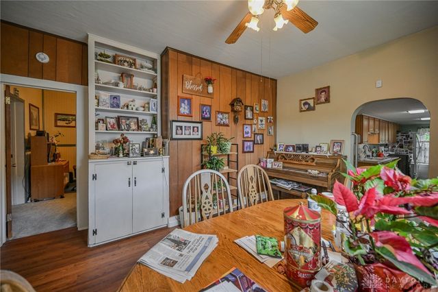 1302 N Yellow Springs Street, Springfield, OH 45504