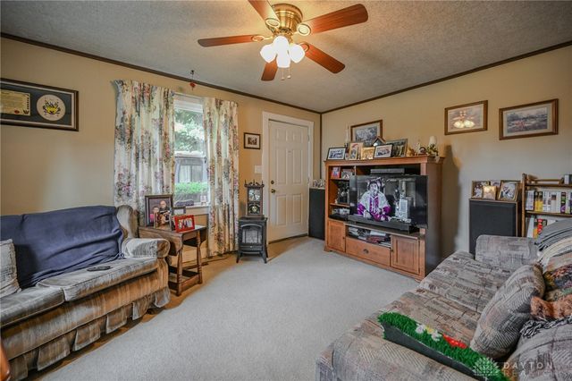 1302 N Yellow Springs Street, Springfield, OH 45504