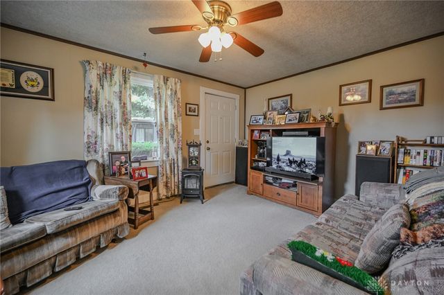 1302 N Yellow Springs Street, Springfield, OH 45504