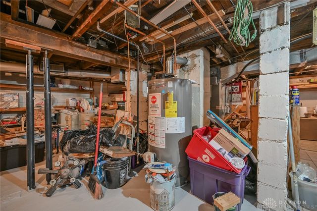 1302 N Yellow Springs Street, Springfield, OH 45504