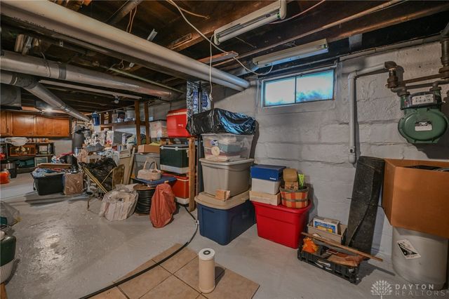 1302 N Yellow Springs Street, Springfield, OH 45504