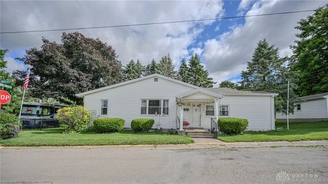 1302 N Yellow Springs Street, Springfield, OH 45504