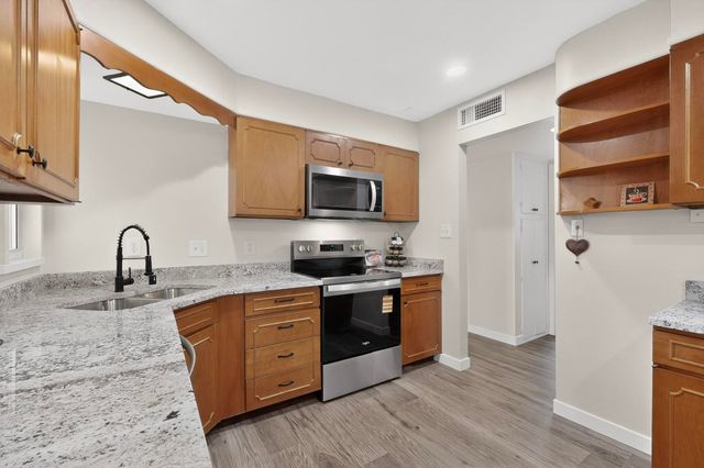 10401 Princess Jeanne Avenue NE, Albuquerque, NM 87112