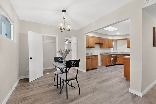 10401 Princess Jeanne Avenue NE, Albuquerque, NM 87112