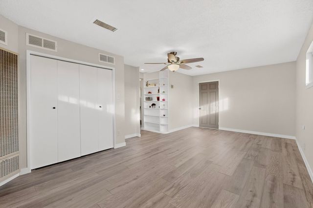 10401 Princess Jeanne Avenue NE, Albuquerque, NM 87112