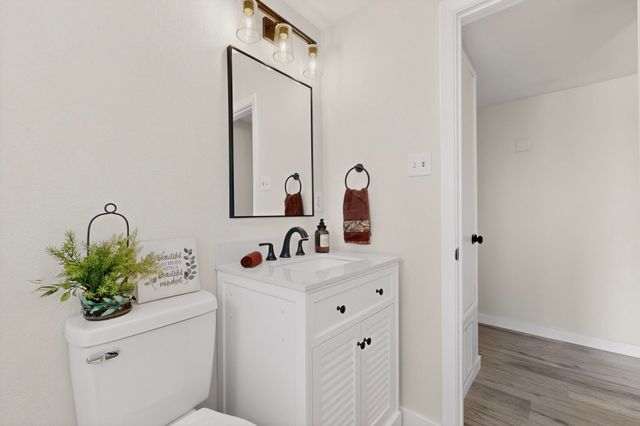 10401 Princess Jeanne Avenue NE, Albuquerque, NM 87112