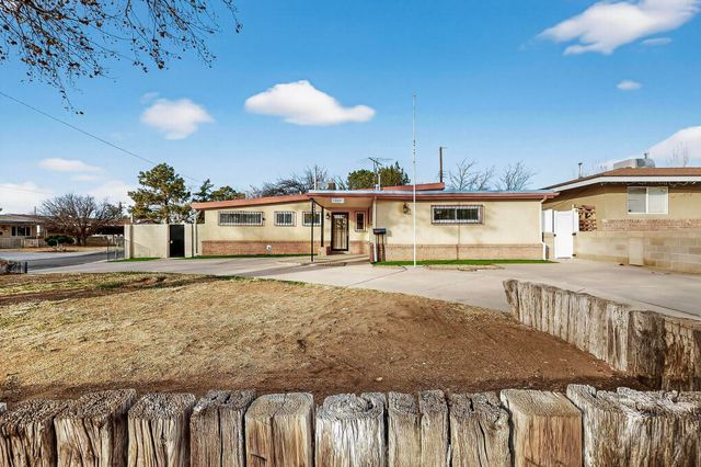 10401 Princess Jeanne Avenue NE, Albuquerque, NM 87112