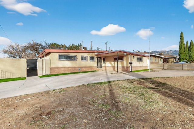 10401 Princess Jeanne Avenue NE, Albuquerque, NM 87112