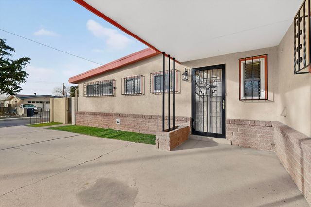 10401 Princess Jeanne Avenue NE, Albuquerque, NM 87112