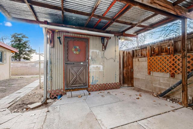 10401 Princess Jeanne Avenue NE, Albuquerque, NM 87112