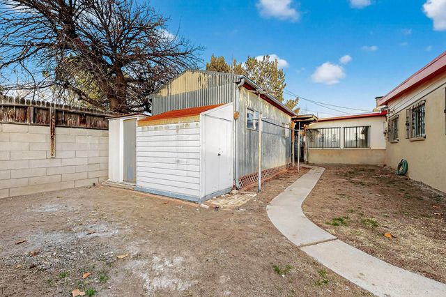 10401 Princess Jeanne Avenue NE, Albuquerque, NM 87112