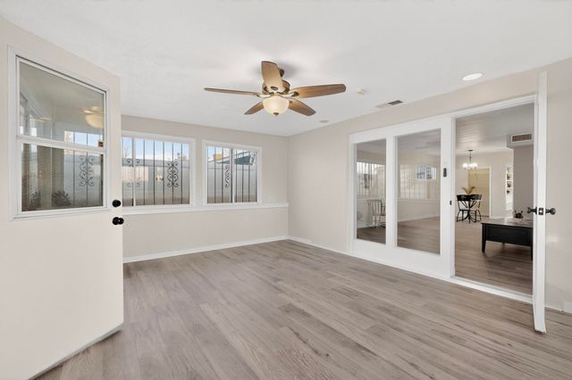 10401 Princess Jeanne Avenue NE, Albuquerque, NM 87112